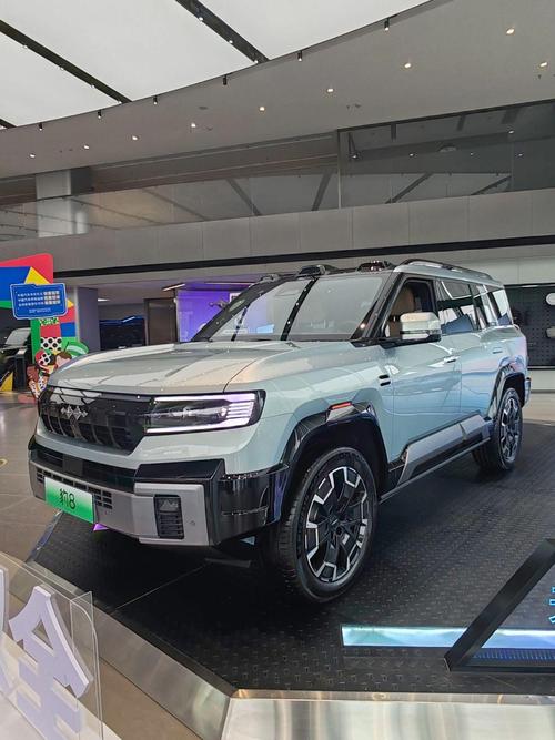 重庆55比亚迪方程豹硬派越野的爆款，英菲尼迪35周年与你共成长